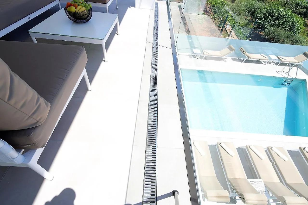 New Apartment With Swimming Pool Near The Beach Ičići