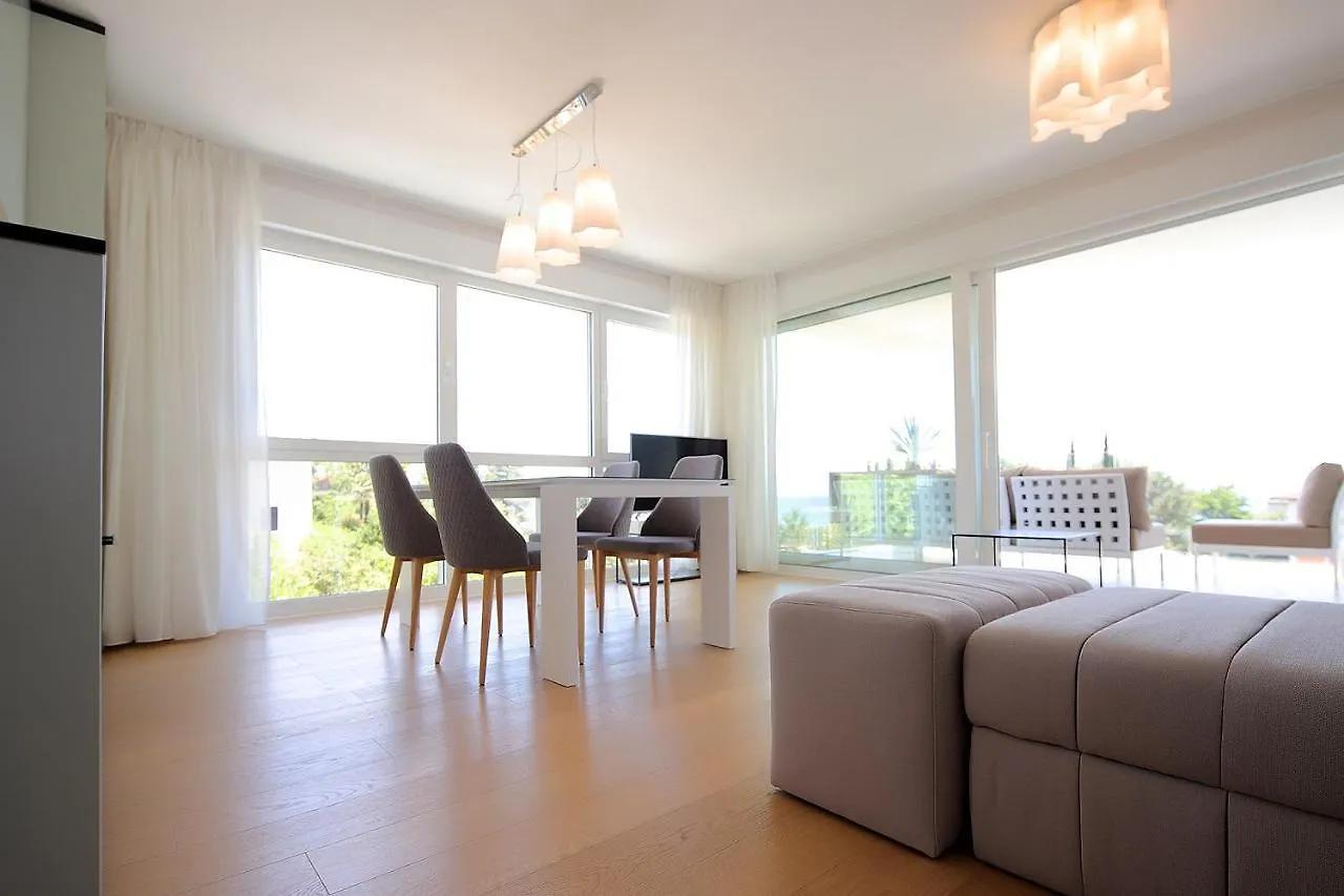 New Apartment With Swimming Pool Near The Beach Ičići 0*,