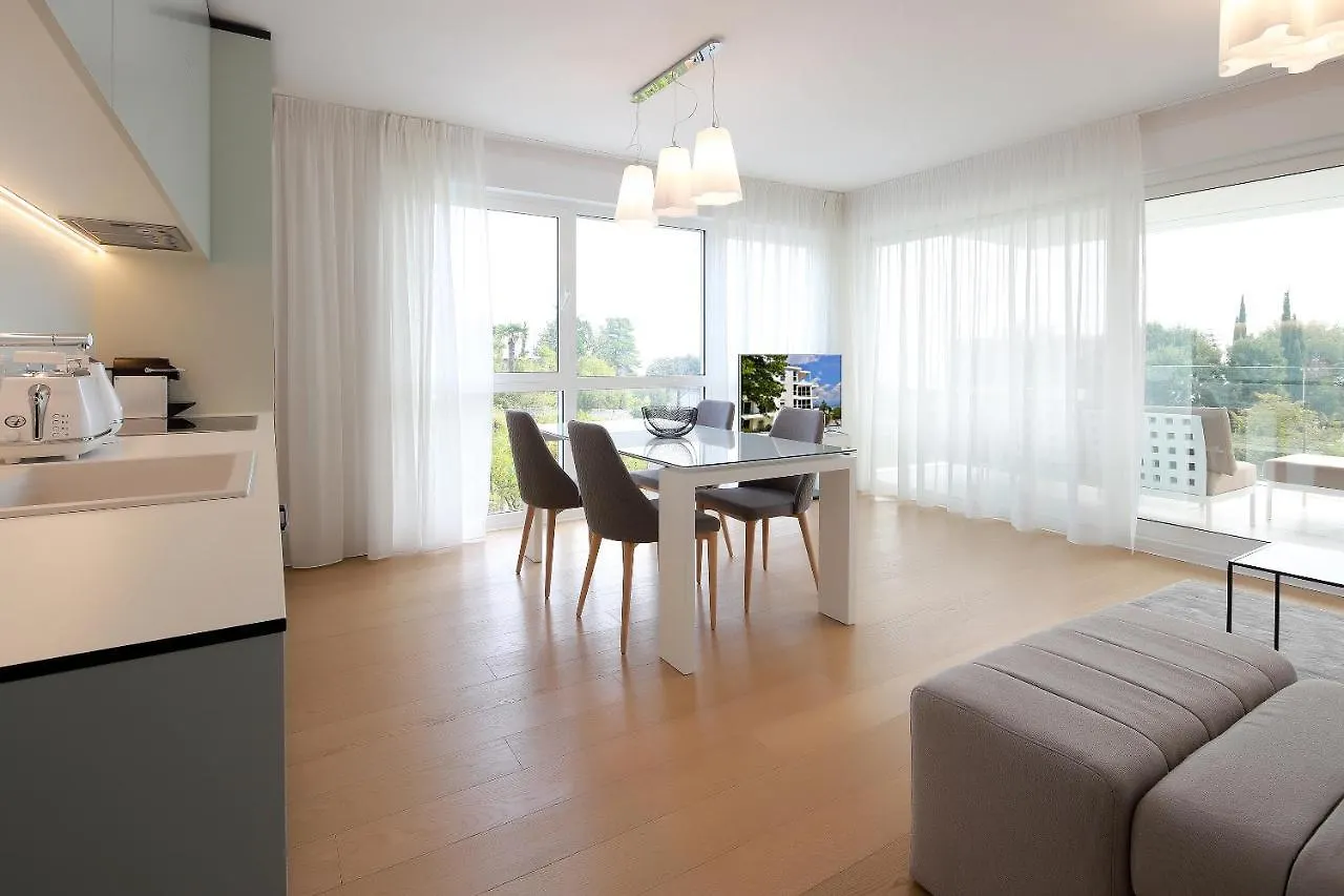 New Apartment With Swimming Pool Near The Beach Ičići