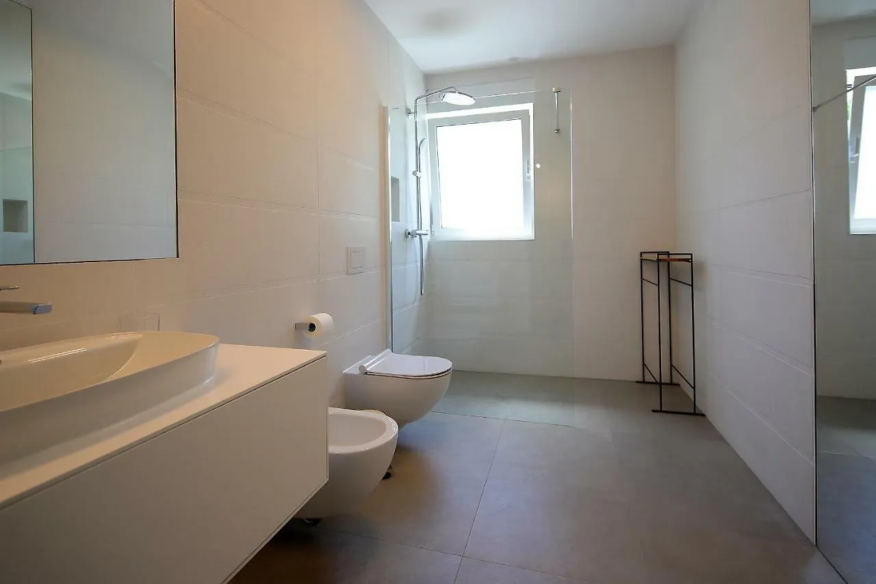 New Apartment With Swimming Pool Near The Beach Ičići