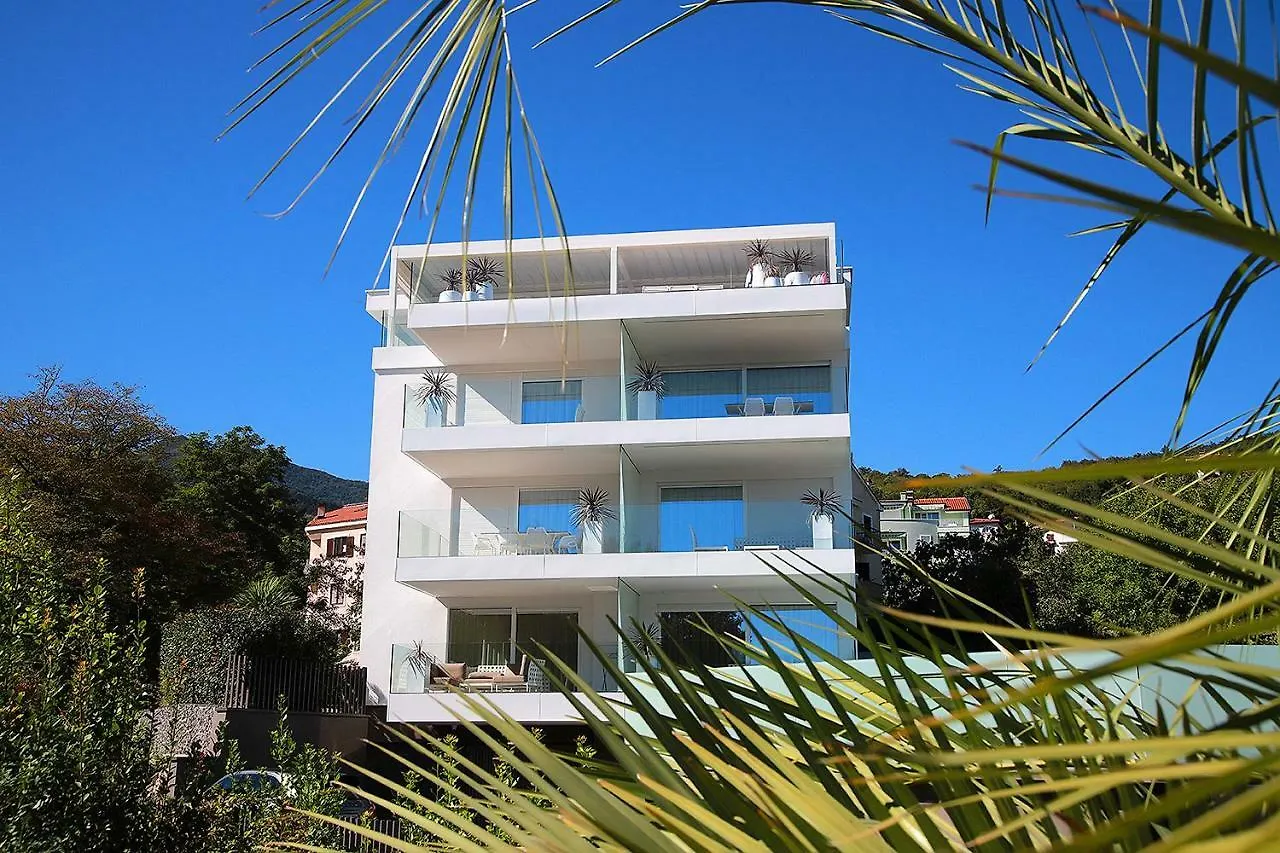 New Apartment With Swimming Pool Near The Beach Ičići