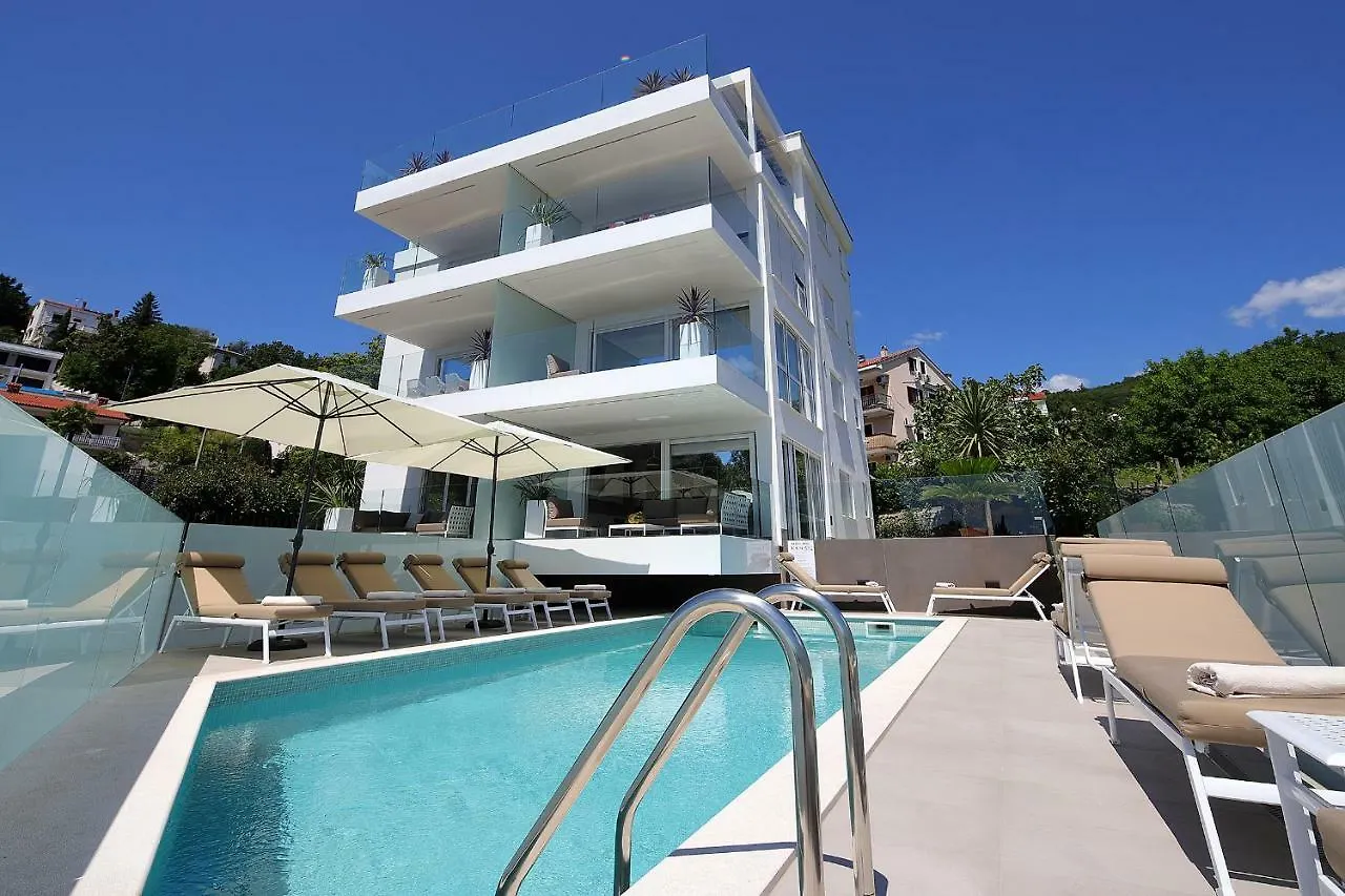 New Apartment With Swimming Pool Near The Beach Ičići