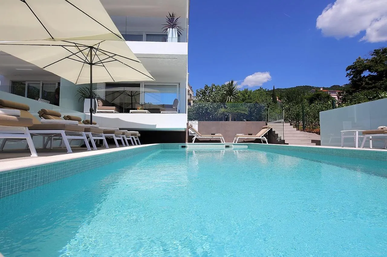 New Apartment With Swimming Pool Near The Beach Ičići